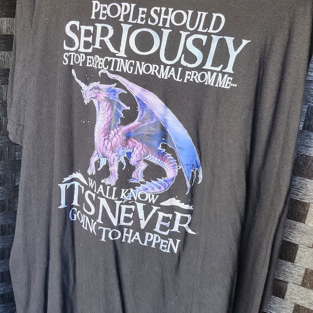 Source Unknown Black Tee with Dragon Print